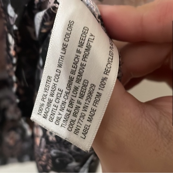 Donated ⭐️ Liberty of London Beautiful, Sheer Fabric Halter Size M - Picture 8 of 8